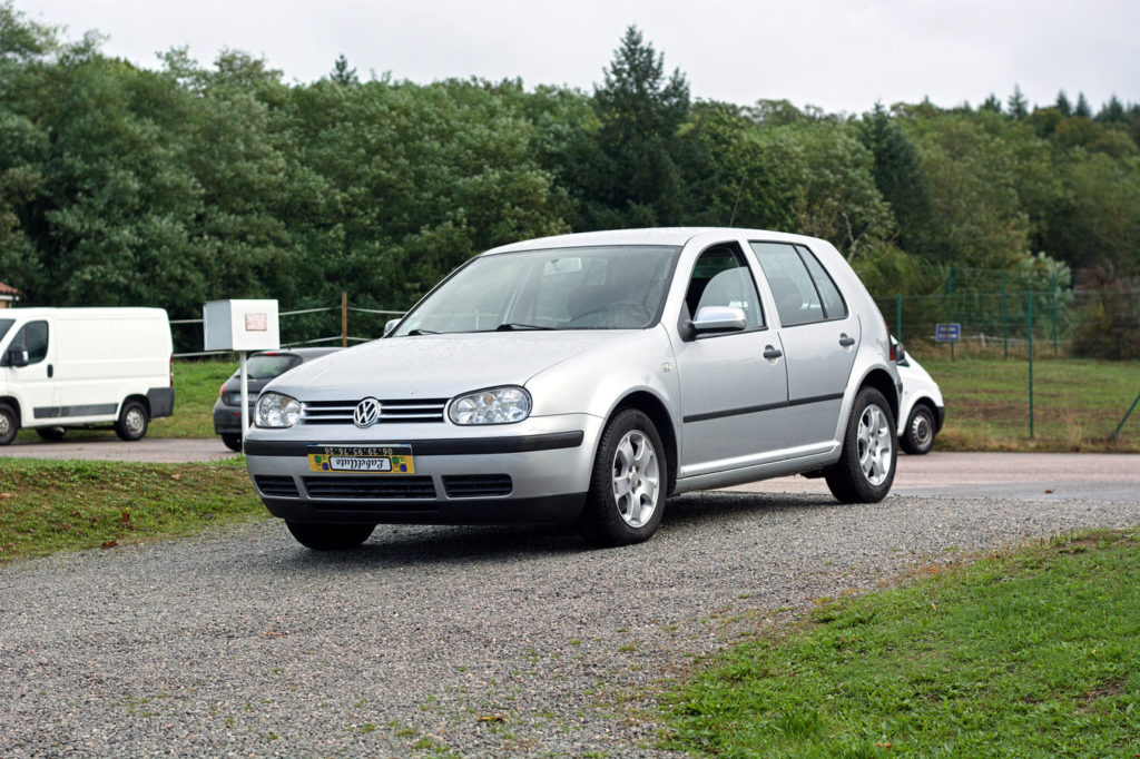 Volkswagen Golf IV 1.6L 16V 105CH / 4490€