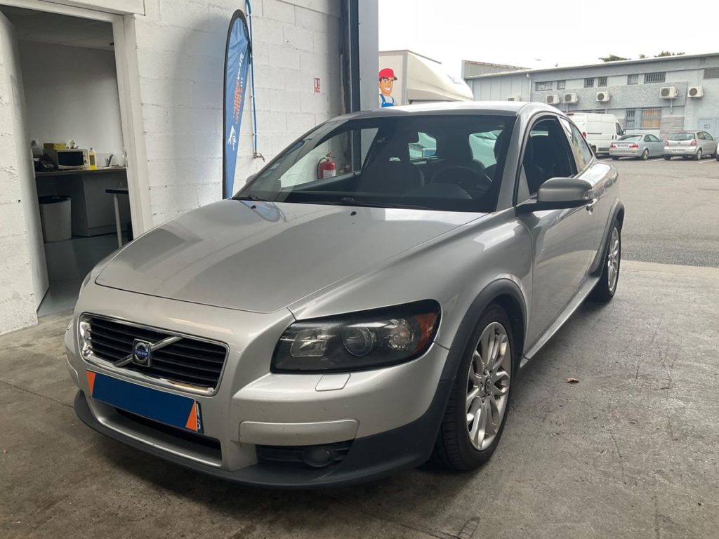 Volvo C30 2.0L D Momentum 135CH / 5490€