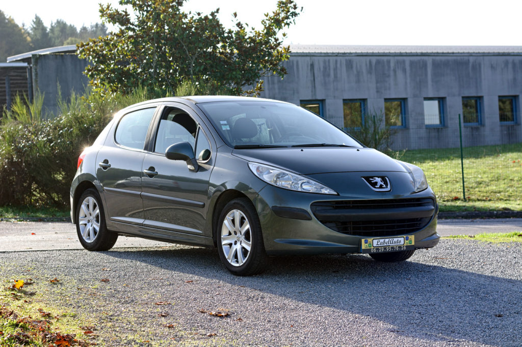 Peugeot 207 1.6L HDI 90CH PREMIUM PACK / 5490€