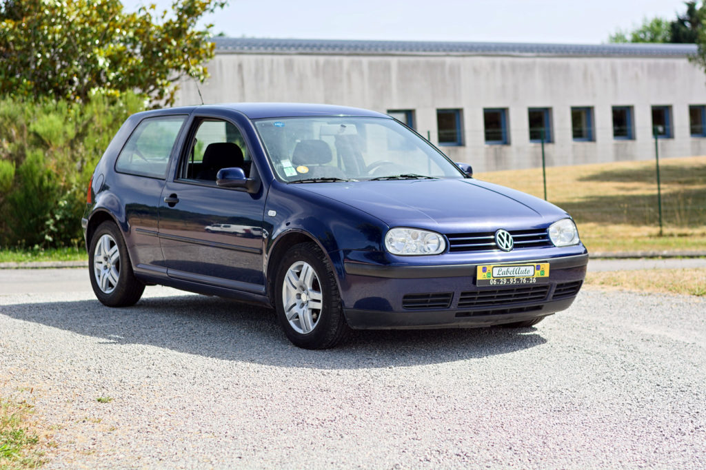 Volkswagen Golf IV 1.6L 100CH / 3990€