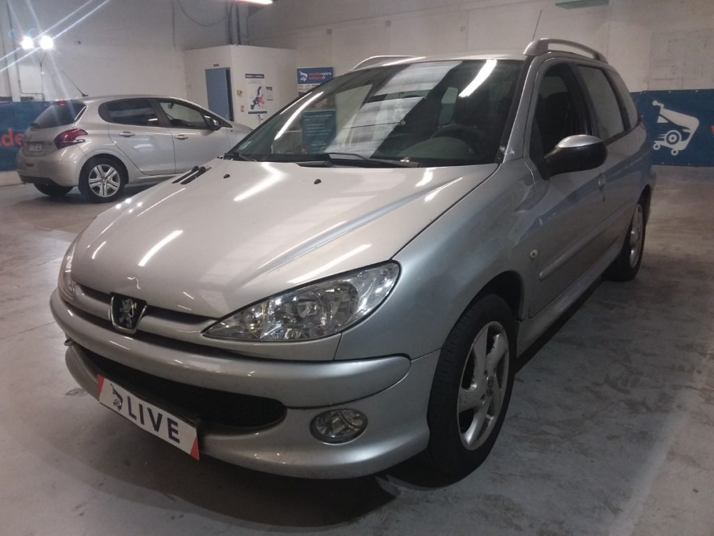 Peugeot 206 SW 2.0L HDi 90CH Style / 3990€