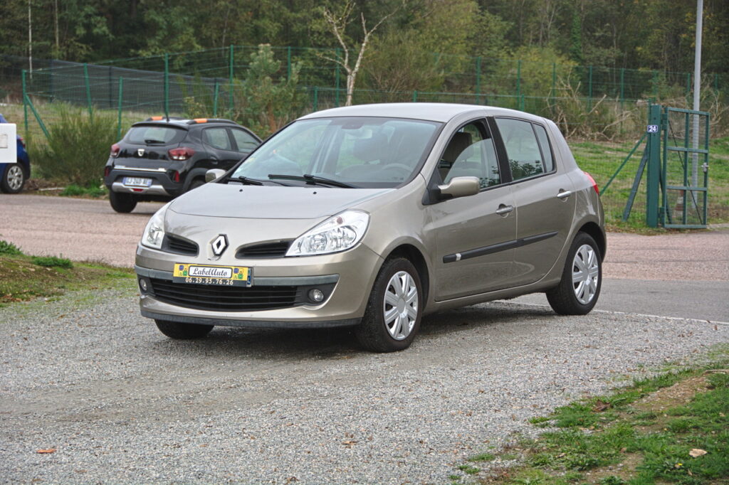 Renault Clio III ph1 1.5L dCi Privilege 85CH 5p / 4990€